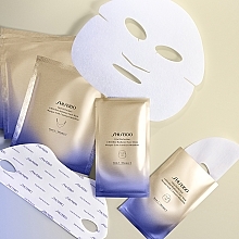 PRZECENA! Odmładzająca maseczka w płachcie do twarzy - Shiseido Vital Perfection LiftDefine Radiance Face Mask * — Zdjęcie N5