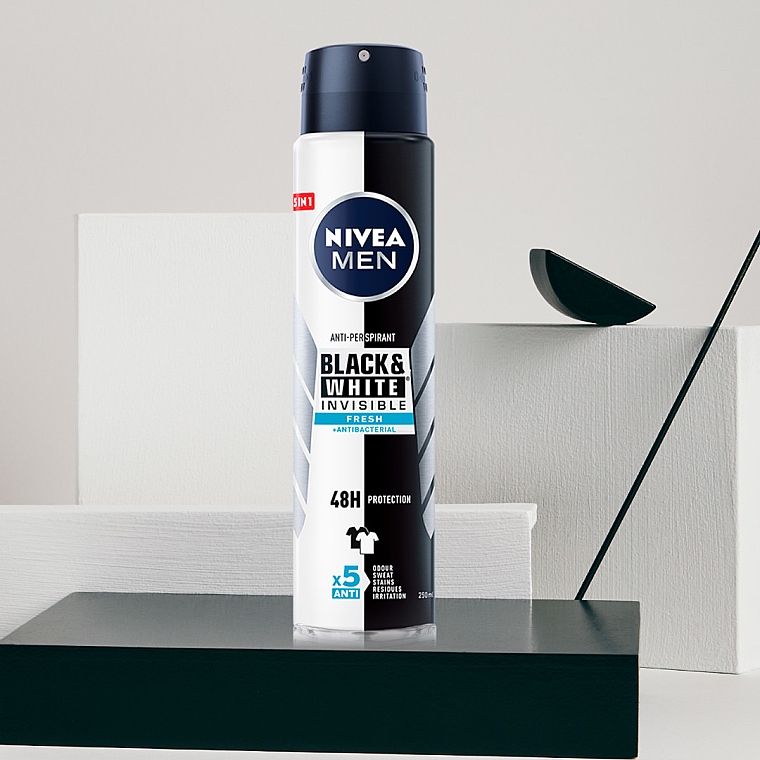 Antyperspirant w sprayu przeciw żółtym i białym śladom dla mężczyzn - NIVEA MEN Invisible For Black & White Fresh 48 H Anti-Perspirant Spray — Zdjęcie N3