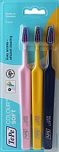 Kup Zestaw szczoteczek do zębów, 3 szt., różowa + żółta + ciemnogranatowa - TePe Colour Soft