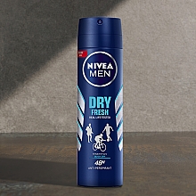 Antyperspirant w sprayu dla mężczyzn - NIVEA Dry Fresh Men Deodorant — Zdjęcie N4