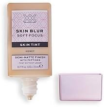 Tint do twarzy z peptydami - XX Revolution Skin Blur Soft Focus Skin Tint — Zdjęcie N2