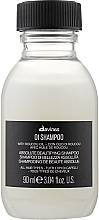 Upiększający szampon do wszystkich rodzajów włosów - Davines Oi Absolute Beautifying Shampoo With Roucou Oil — Zdjęcie N2