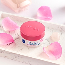 Różany krem-żel nawilżający do twarzy - NIVEA Rose Touch Moisturizing Gel Cream — Zdjęcie N3