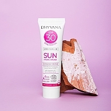 Filtr przeciwsłoneczny SPF 30 - Dhyvana Raspberrry Oil & Hyaluronic Acid SUN Mineral Anti-Aging Cream — Zdjęcie N3