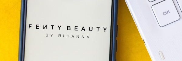 Fenomen Rihanny. Czemu kochamy Fenty Beauty?