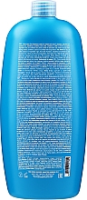 Nawilżająca odżywka do włosów kręconych - Alfaparf Semi Di Lino Curls Hydrating Co-Wash Conditioner — Zdjęcie N4