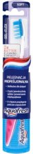 Kup Miękka szczoteczka do zębów, różowa - Aquafresh Gel-Flex Soft