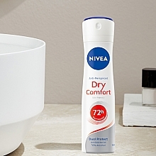 Antyperspirant Ochrona i komfort 72 godziny - NIVEA Deodorant Dry Comfort Plus Spray — Zdjęcie N6