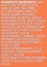 Nawilżający krem do twarzy z witaminą C - Revolution Skincare Vitamin C Moisture Cream — Zdjęcie N3