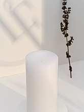 Świeca cylindryczna, średnica 7 cm, wysokość 15 cm - Bougies La Francaise Cylindre Candle White — Zdjęcie N1
