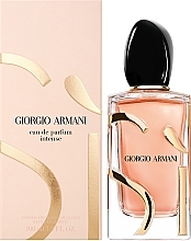 Giorgio Armani Si Intense Refillable - Woda perfumowana — Zdjęcie N4