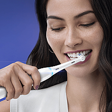 Końcówki do elektrycznej szczoteczki do zębów, białe - Oral-B Braun iO Ultimate Clean — Zdjęcie N7