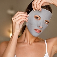 Oczyszczająca maseczka ​​w płachcie do twarzy - Ahava Purifying Mud Sheet Mask — Zdjęcie N6