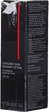 PRZECENA! Liftingujący podkład do twarzy - Shiseido Synchro Skin Radiant Lifting Foundation SPF 30 * — Zdjęcie N2