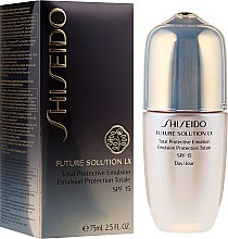 Emulsja ochronna do twarzy - Shiseido Future Solution LX Total Protective Emulsion — Zdjęcie N1