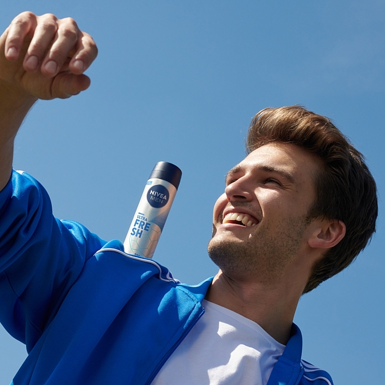 Antyperspirant w sprayu dla mężczyzn - Nivea Men Ultra Fresh Limited Football Edition — Zdjęcie N4
