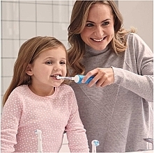 Wymienna główka do elektrycznej szczoteczki do zębów, 4 szt. - Oral-B Kids Frozen II — Zdjęcie N10