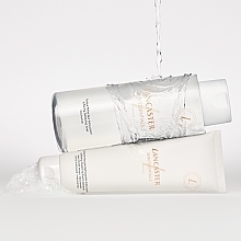 Krem-pianka do mycia twarzy - Lancaster Skin Essentials Softening Cream-to-Foam Cleanser — Zdjęcie N4
