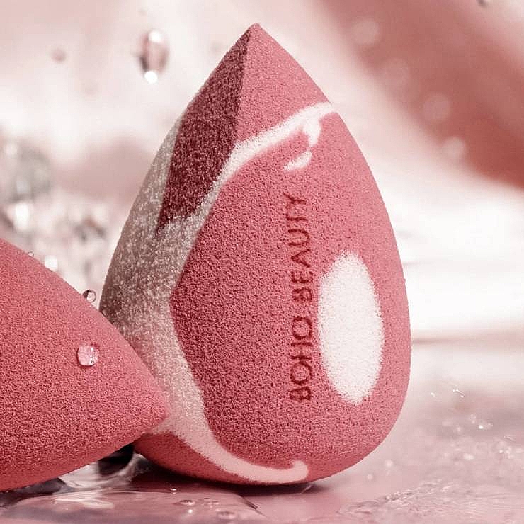 Gąbka do makijażu, skośna, różowo-jagodowa - Boho Beauty Bohoblender Pinky Berry Medium Cut — Zdjęcie N3
