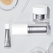 Przeciwstarzeniowy krem rewitalizujący do twarzy - Shiseido Men Total Revitalizer Cream — Zdjęcie N7
