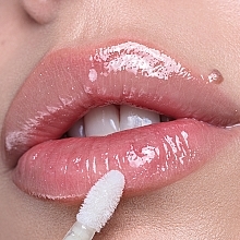 Błyszczyk do ust - Catrice Better Than Fake Lips Volume Gloss — Zdjęcie N4