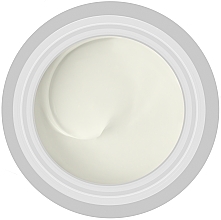 Krem nawilżający do skóry suchej - Helia-D Classic Moisturising Cream For Dry Skin — Zdjęcie N5