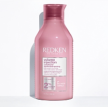 Odżywka zwiększająca objętość do włosów cienkich - Redken Volume Injection Conditioner — Zdjęcie N2