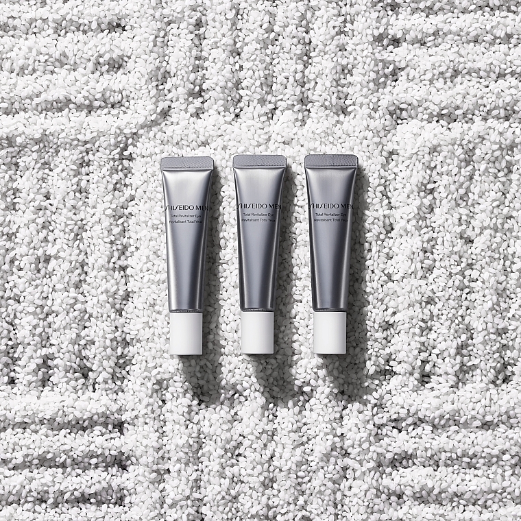 Krem do skóry wokół oczu dla mężczyzn - Shiseido Men Total Revitalizer Eye — Zdjęcie N4