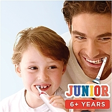 Elektryczna szczoteczka do zębów dla dzieci - Oral-B D16 Junior Strar Wars — Zdjęcie N5