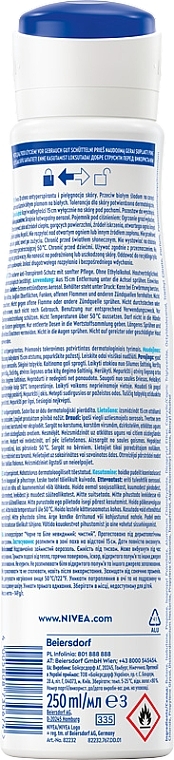 Antyperspirant w sprayu - NIVEA Black & White Invisible Pure — Zdjęcie N2