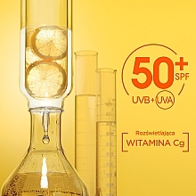 Rozświetlający fluid do twarzy z witaminą C SPF 50+ - Garnier Skin Naturals — Zdjęcie N7