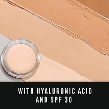 Wygładzający podkład w kremie z kwasem hialuronowym - Max Factor Miracle Touch Skin Perfecting Foundation SPF 30 — Zdjęcie N13