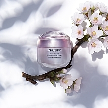 Żelowy krem rozjaśniający do twarzy - Shiseido White Lucent Brightening Gel Cream — Zdjęcie N3