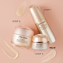 Przeciwzmarszczkowy krem pod oczy - Shiseido Benefiance ReNeuraRED Technology Wrinkle Smoothing Eye Cream — Zdjęcie N9