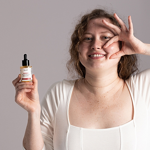 Liftingujące serum do masażu twarzy, szyi i dekoltu z amarantusem, bakuchiolem i witaminą C - Iossi — Zdjęcie N2