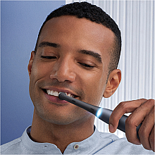 Elektryczna szczoteczka do zębów, czarna - Oral-B iO Series 7 — Zdjęcie N6