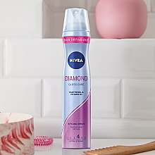 Lakier do włosów nadający blask - NIVEA Hair Care Diamond Gloss Styling Spray — Zdjęcie N2