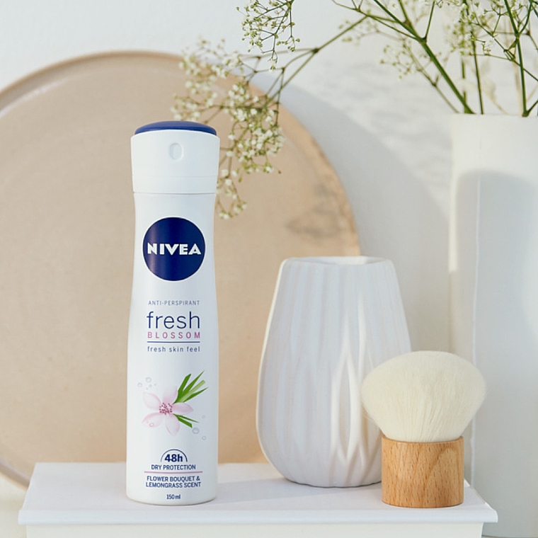 Dezodorant w sprayu do ciała - NIVEA Anti-Respirant Fresh Blossom Fresh Skin Feel Flower Bouquet & Lemongrass Scent — Zdjęcie N2