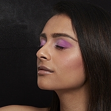 Mgiełka utrwalająca makijaż - NYX Professional Makeup Dewy Finish Long Lasting Setting Spray — Zdjęcie N9