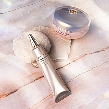 Baza do twarzy - Shiseido Future Solution LX Infinite Treatment Primer SPF30 PA++ — Zdjęcie N3