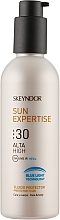 Fluid ochronny do ciała SPF30 - Skeyndor Sun Expertise Blue Light Fluid SPF30 — Zdjęcie N1