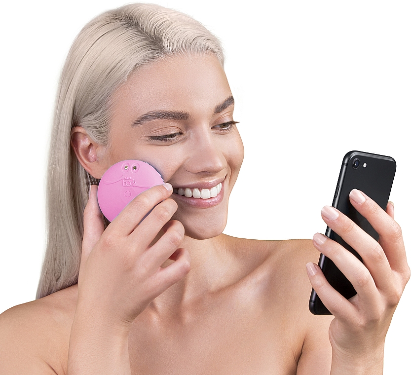 Soniczna szczoteczka do oczyszczania twarzy do cery tłustej - Foreo Luna Fofo Smart Facial Cleansing Brush Pearl Pink — Zdjęcie N4
