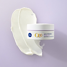 Przeciwzmarszczkowy, łagodzący krem na dzień SPF15 - NIVEA Q10 Power Anti-Wrinkle Day Cream — Zdjęcie N4