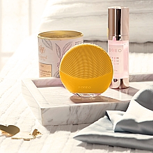 Szczoteczka soniczna do oczyszczania i masażu twarzy - Foreo Luna Mini 3 Facial Cleansing Brush Sunflower Yellow — Zdjęcie N6