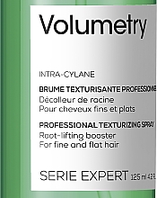 Spray nadający objętość włosom cienkim i delikatnym - L'Oreal Professionnel Série Expert Volumetry Anti-Gravity Effect Volume Spray New — Zdjęcie N3