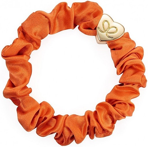 Jedwabna gumka do włosów, złote serce, pomarańczowa - By Eloise London Gold Heart Silk Scrunchie Orange Peel — Zdjęcie N2