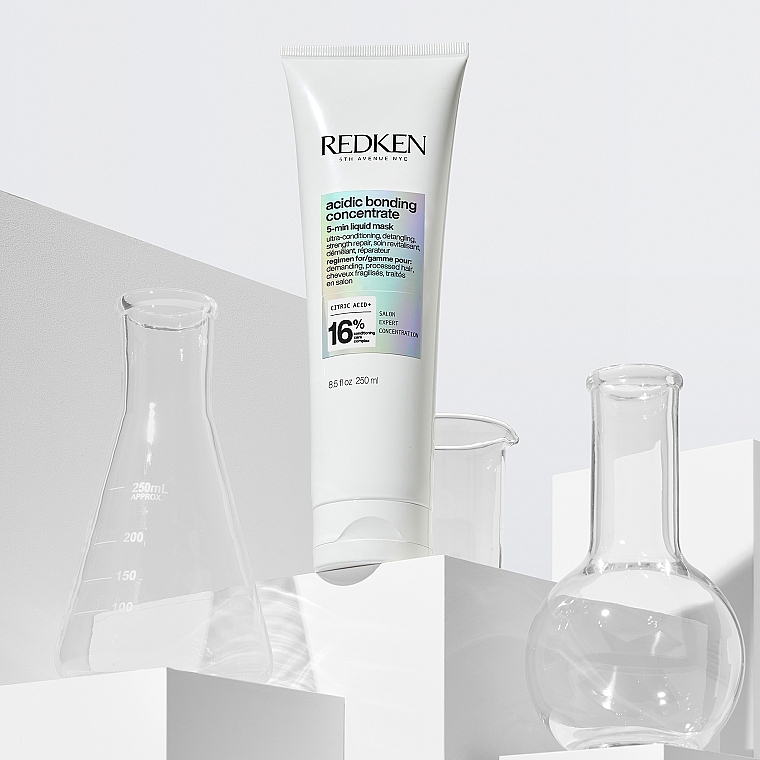 Intensywnie odżywcza maska do włosów - Redken Acidic Bonding Concentrate 5-Min Liquid Mask — Zdjęcie N10