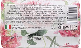 Naturalne mydło w kostce Biała magnolia, kwiat moreli i lilia - Nesti Dante Dolce Vivere Pisa — Zdjęcie N2
