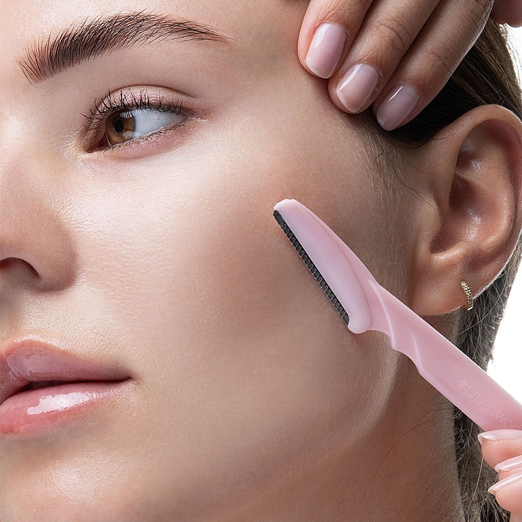 PRZECENA! Brzytwy białe i różowe, 6 szt. - Brushworks Angled Dermaplaners * — Zdjęcie N7