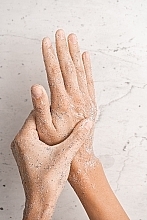 Odżywczy krem do rąk o zapachu wetywerii - Sister’s Aroma Smart Hand Cream Vetiver — Zdjęcie N7